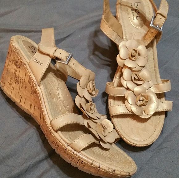 Flower Sandels - Picture 1 of 2